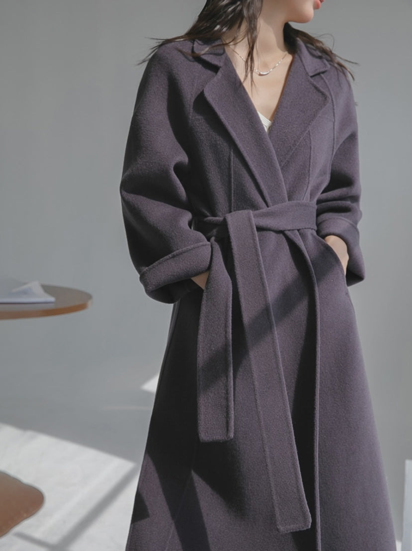 High-quality wool coat in bathrobe style